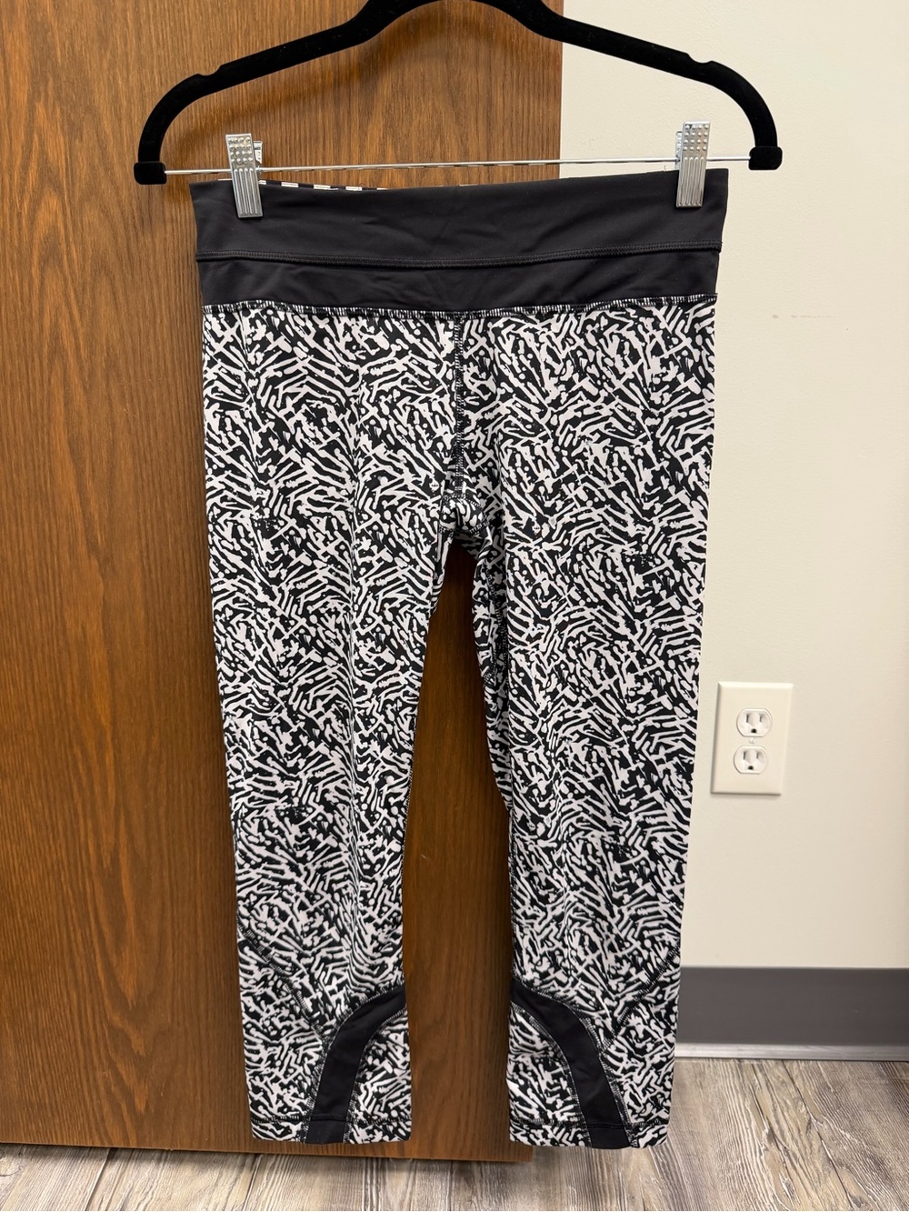 Lululemon Black & White Printed Leggings